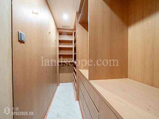 Mid Levels East - Bowen Place 05
