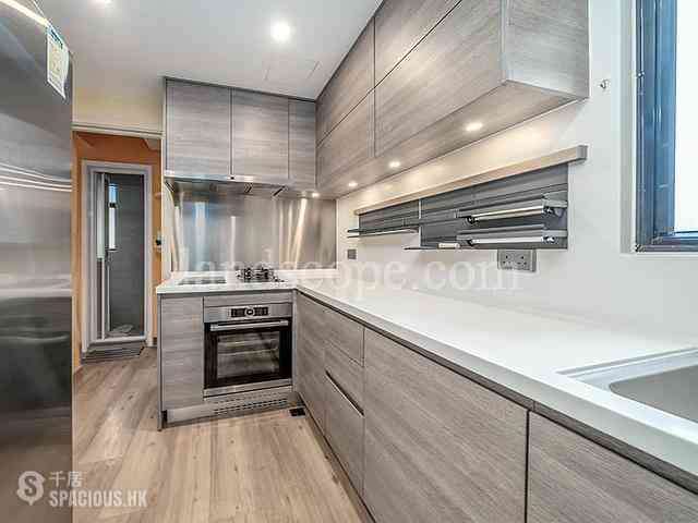 Mid Levels East - Bowen Place 10