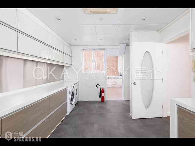 Chung Hom Kok - Coral Villas 07