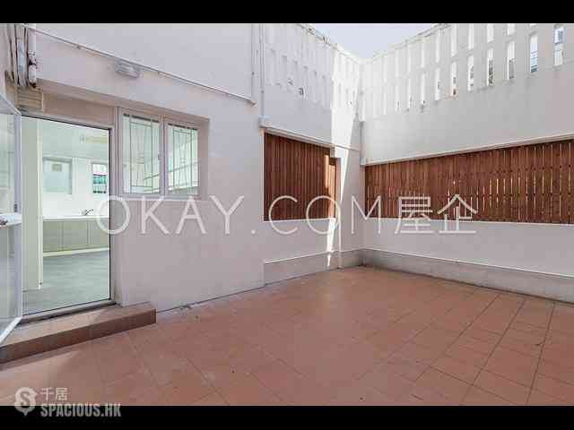 Chung Hom Kok - Coral Villas 08