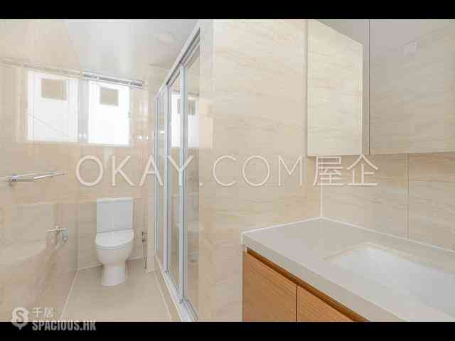 Chung Hom Kok - Coral Villas 15