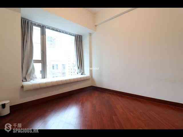 Wan Chai - The Avenue Phase 1 06