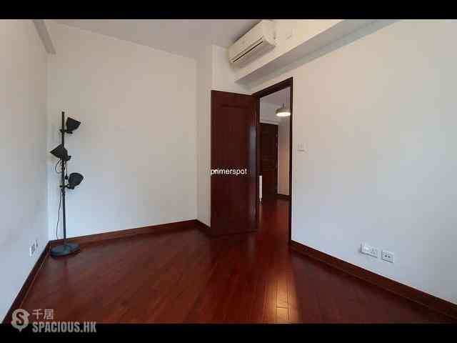Wan Chai - The Avenue Phase 1 07