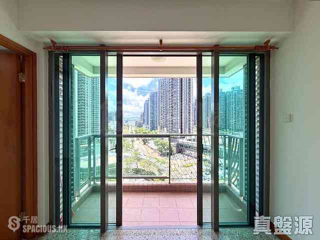 Tseung Kwan O - The Grandiose 02