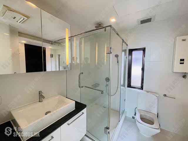 Chung Hom Kok - Cypresswaver Villas 06
