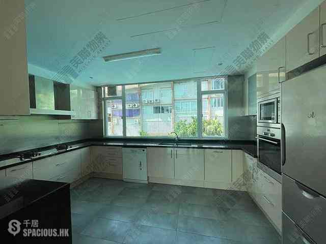 Chung Hom Kok - Cypresswaver Villas 07
