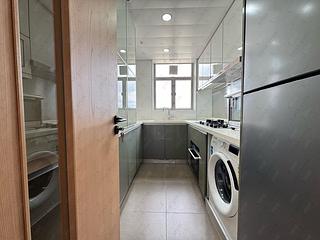 Sai Ying Pun - Island Crest Block 2 03