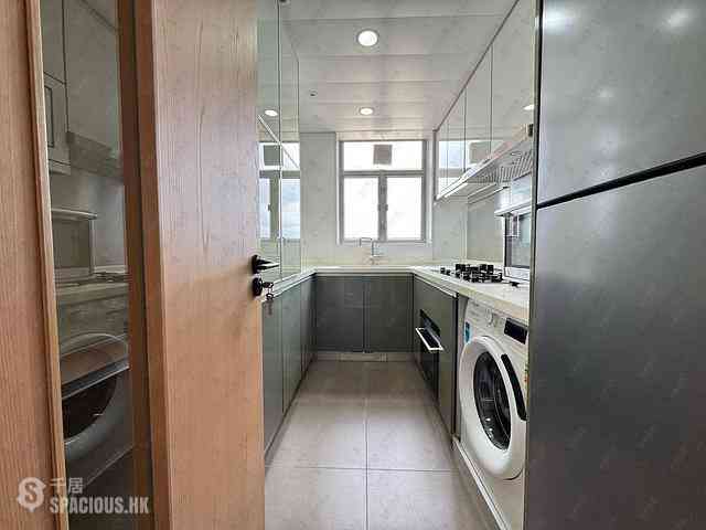 Sai Ying Pun - Island Crest Block 2 03