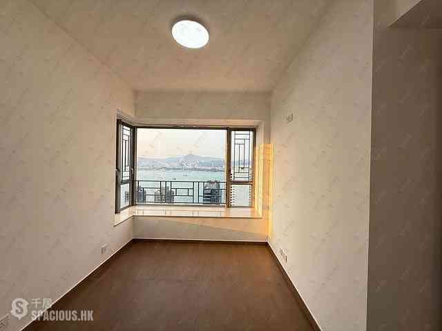 Sai Ying Pun - Island Crest Block 2 04