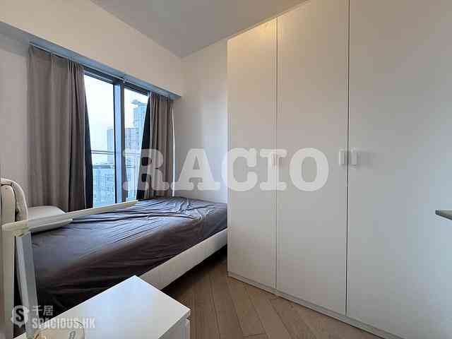 Sai Ying Pun - King's Hill 08