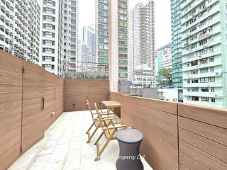 Wan Chai - Shun Ho Building 07