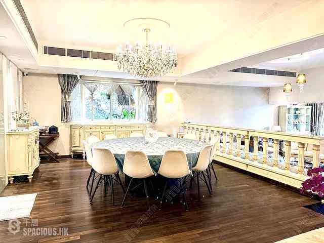 The Peak - Kellett View Town Houses 01