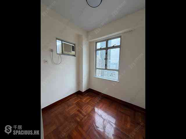 Sai Ying Pun - Yuk Ming Towers Block 1 01