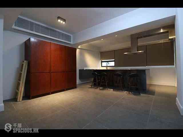 Wan Chai - Wang Gee Mansion 01