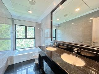 Mid Levels Central - The Harbourview 09