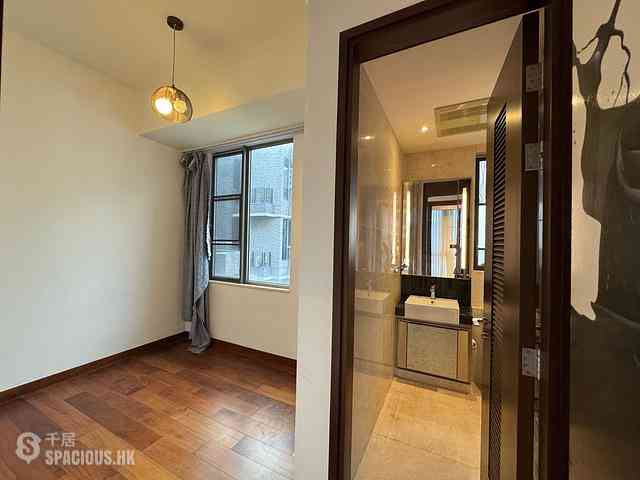 Tseung Kwan O - The Papillons Block 1 06