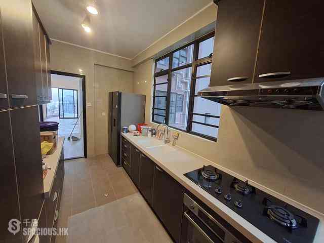 Mid Levels West - Dragonview Court 07