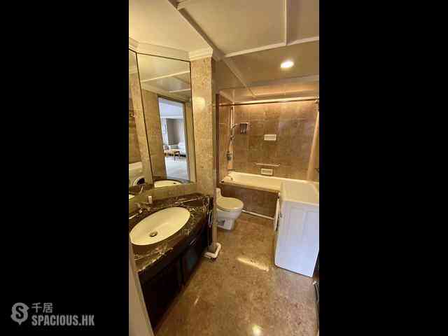 Wan Chai - Convention Plaza Apartments 06