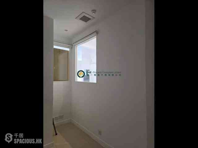 Soho - Caravan Court 06