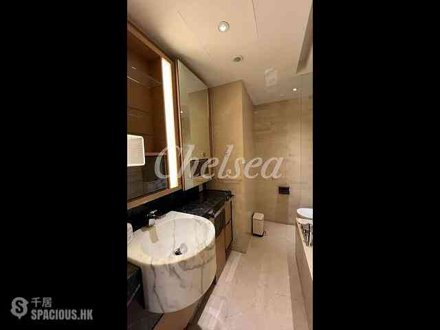 Mid Levels Central - Gramercy 06