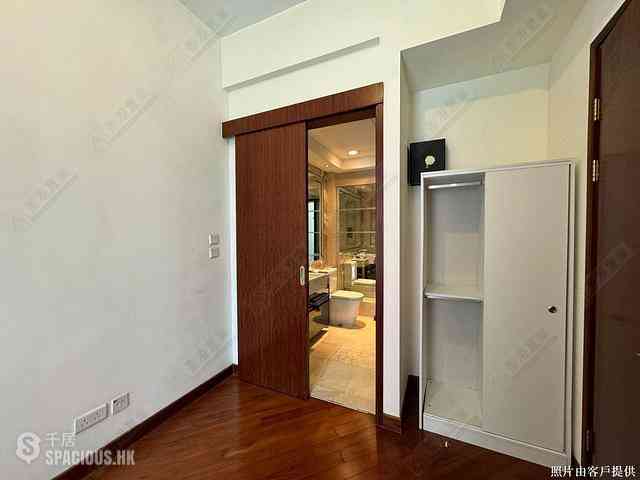 Wan Chai - The Avenue Phase 2 04