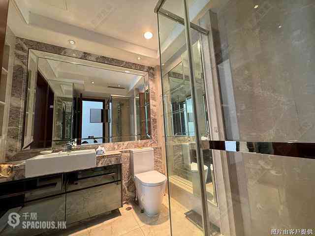 Wan Chai - The Avenue Phase 2 06