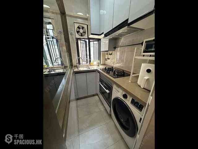 Sai Ying Pun - True Light Building 04