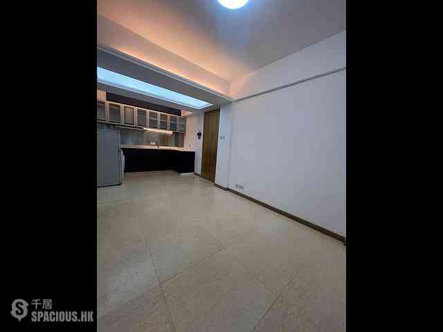 Wan Chai - Kam Tak Mansion 01