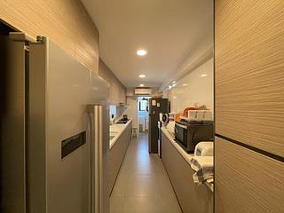 Happy Valley - Beverly Hill 04
