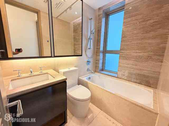 Sai Wan Ho - Island Residence 05