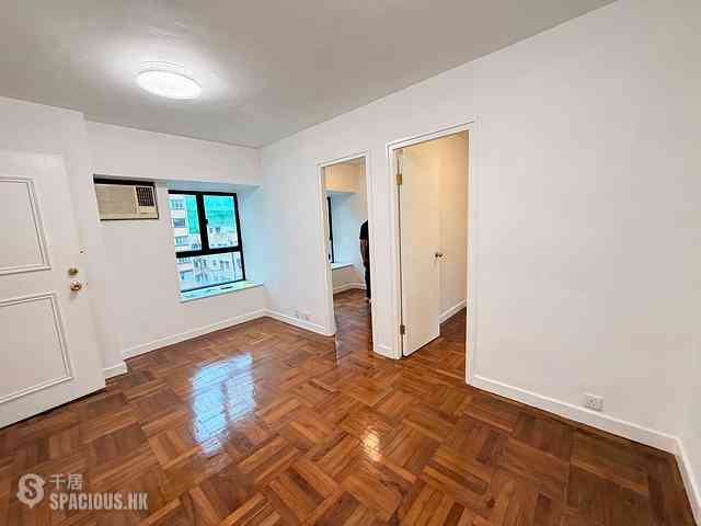 Wan Chai - Pinnacle Building 02