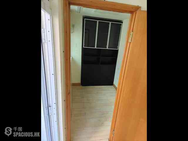 Sai Ying Pun - Wai Tak Building 03