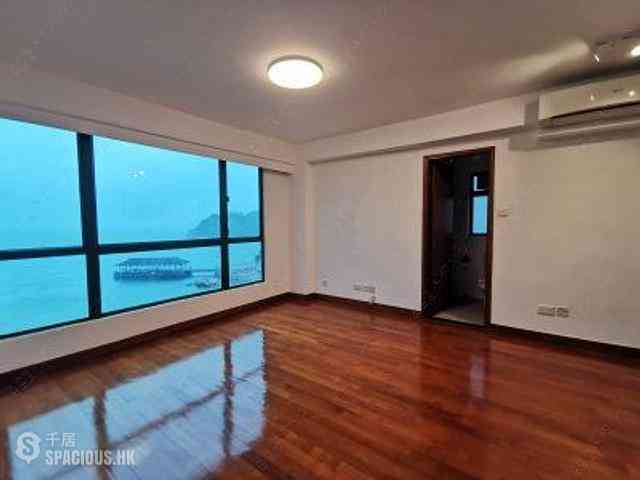 Stanley - Stanley Beach Villa 01