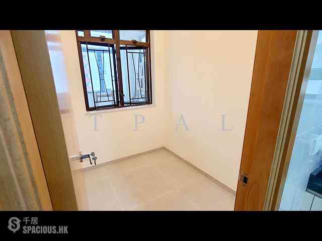 Quarry Bay - Elegance House 11