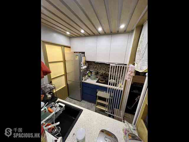 Wan Chai - 27, Swatow Street 02