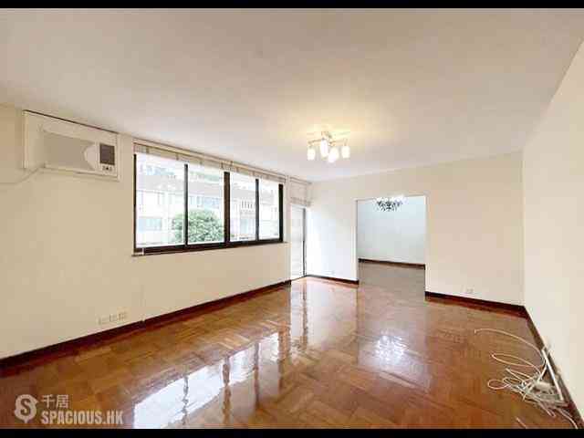 Happy Valley - Antonia House 01