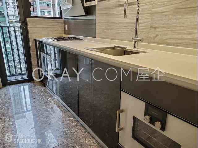 Shek Tong Tsui - Upton 04