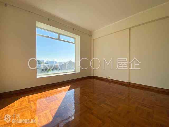 Chung Hom Kok - 8-14, Cape Road 05