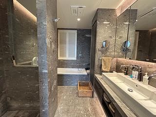 Mid Levels Central - Grenville House 14