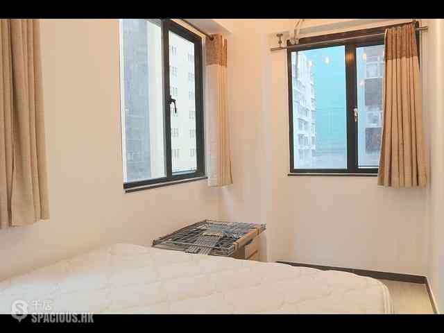 Wan Chai - Yen Men Building 09