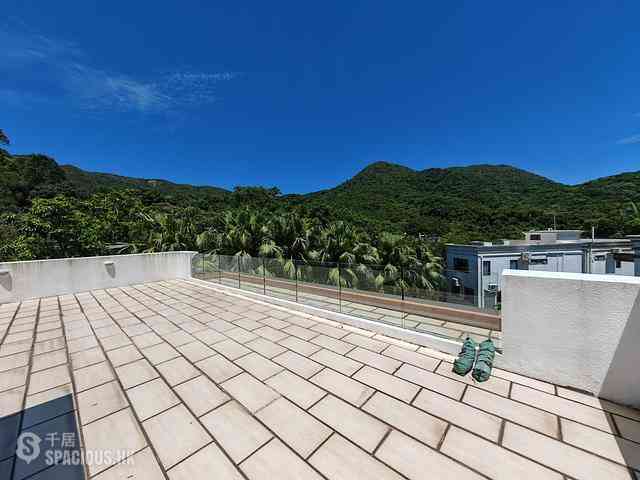 Sai Kung - Robina 19