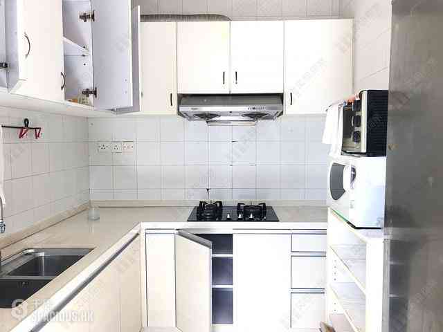 Mid Levels Central - Birchwood Place 03