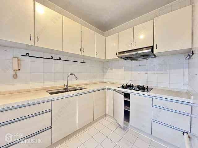 Mid Levels Central - Birchwood Place 06