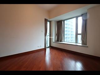 Wan Chai - The Avenue Phase 1 03
