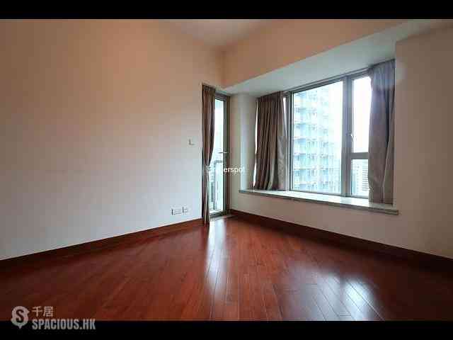 Wan Chai - The Avenue Phase 1 03