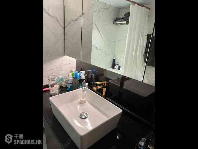 Wan Chai - Convention Plaza Apartments 02