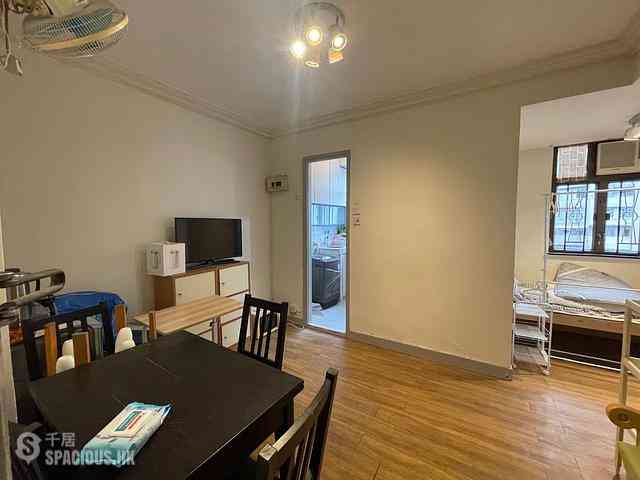 Sai Ying Pun - Fook Moon Building 03