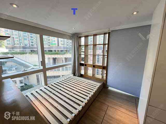Shek Tong Tsui - Eight South Lane 01