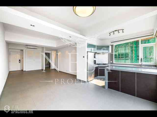 Causeway Bay - Hoi Deen Court 09