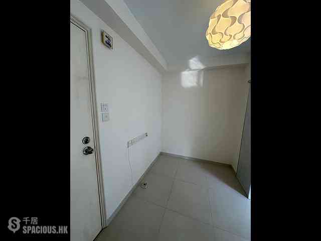 Sheung Wan - Wah Koon Building 06